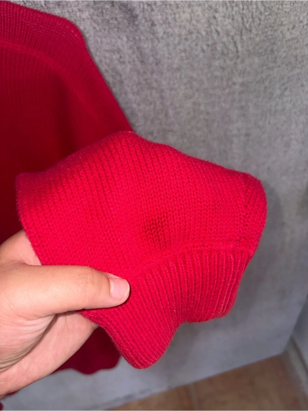 Tommy Hilfiger men’s 100% cotton Red Crewneck Sweater - Classic Knit size XL